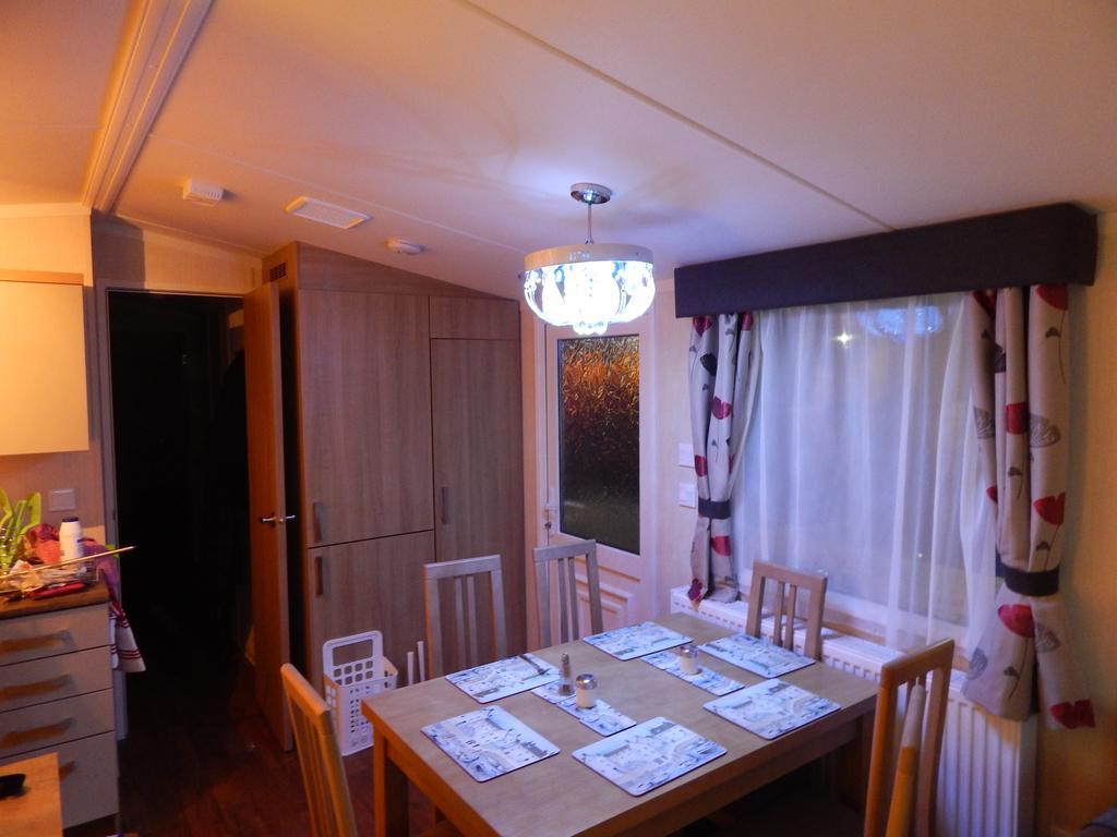 Presthaven Sands Holiday Park 3 And 2 Bed Caravans Prestatyn Cameră foto
